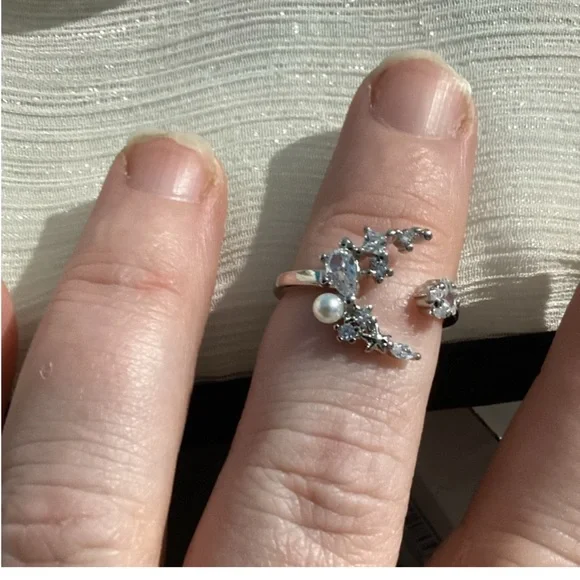 -Luxurious Open design  celestial themed Cz Diamond & Pearl moon Ring - Picture 11 of 15